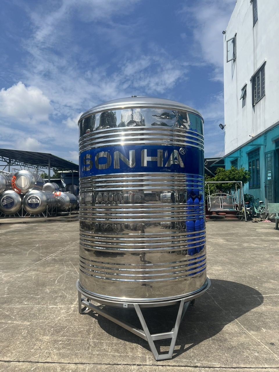 bon nuoc inox son ha 